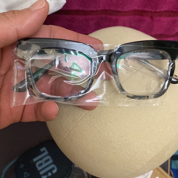 Clear lens glasses - Picture 3 of 5